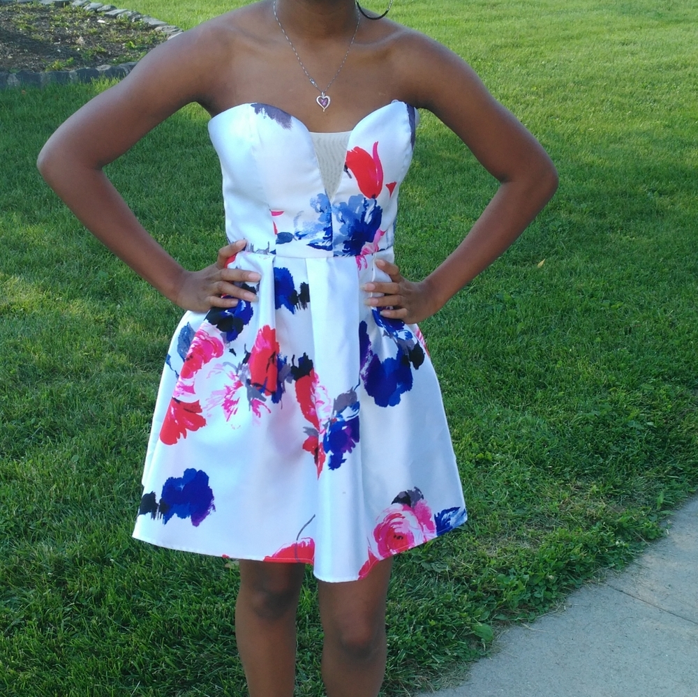 Floral strapless dress